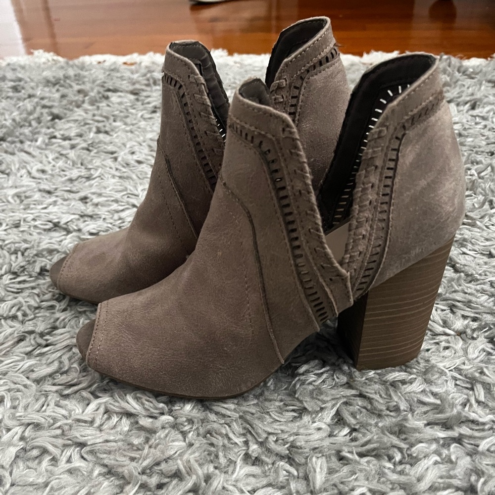 Fergilicious taupe open toe cut out ankle booties size 7